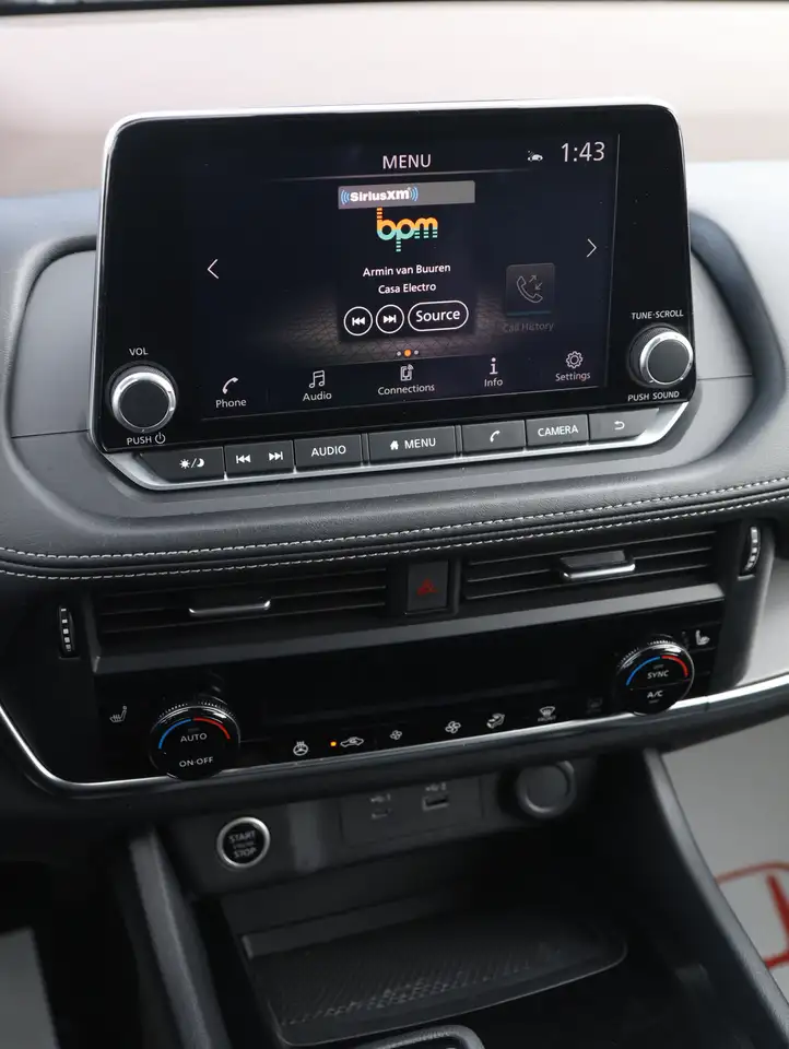 Nissan Rogue снимка Nissan Rogue