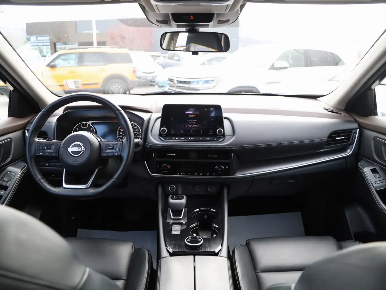 Nissan Rogue снимка Nissan Rogue
