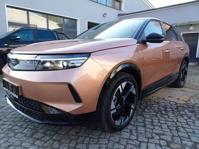 Opel Grandland X Electric 157kW GS KLIMATR-LED-NAV