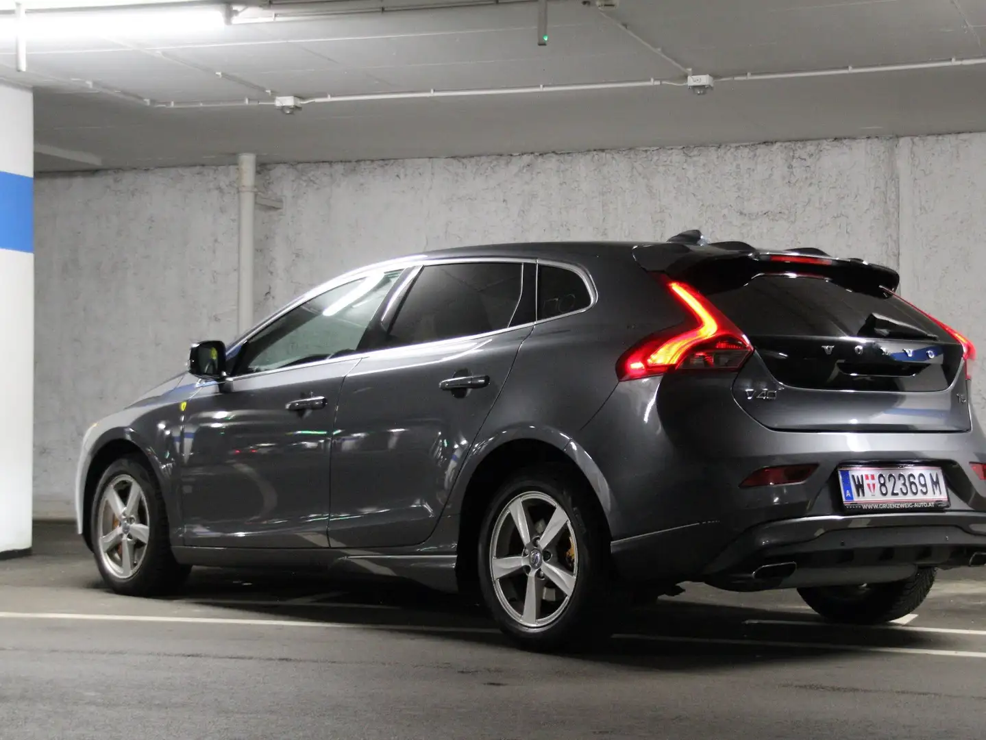 Volvo V40 T5 Geartronic Summum Gris - 2