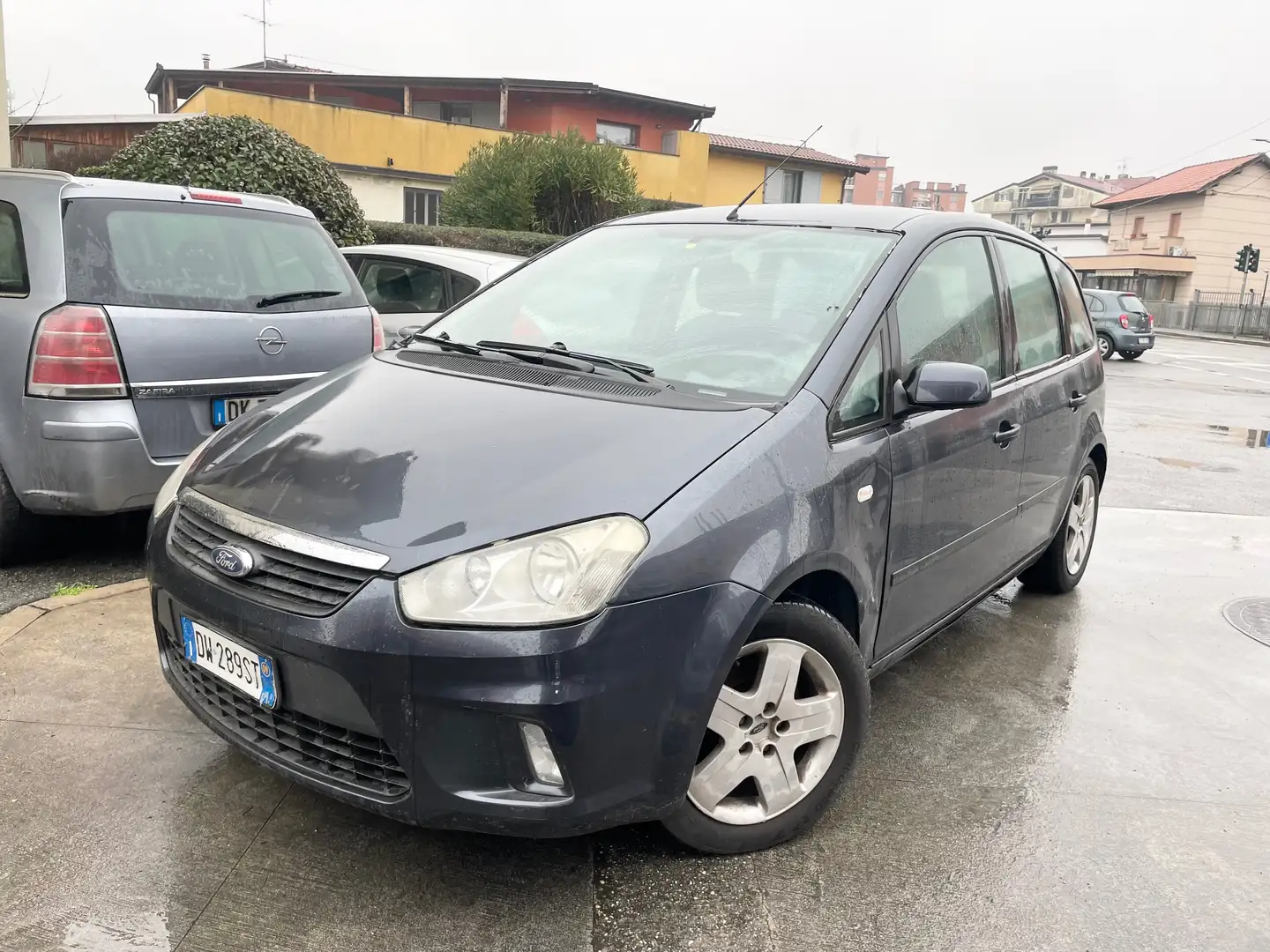 Ford C-Max 2.0 Ikon Gpl 145cv Gris - 1