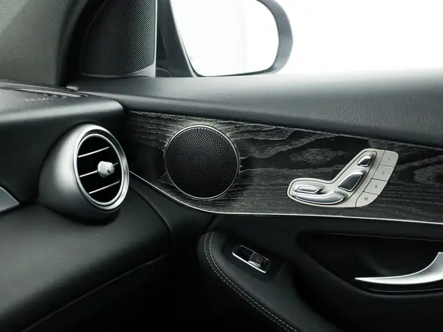 Mercedes-Benz GLC view 14