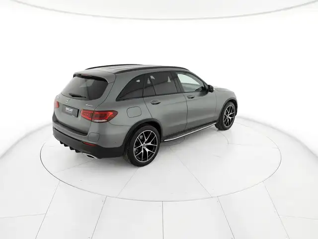 Mercedes-Benz GLC view 4