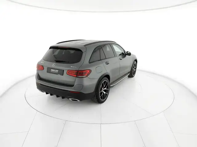 Mercedes-Benz GLC view 3