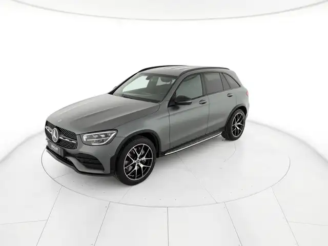 Mercedes-Benz GLC view 2