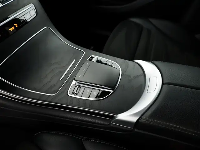 Mercedes-Benz GLC view 15