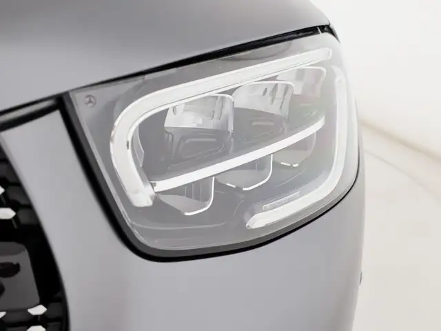 Mercedes-Benz GLC view 8