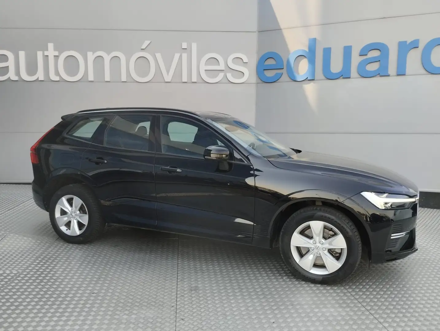 Volvo XC60 B4 Core FWD Aut. Negro - 1