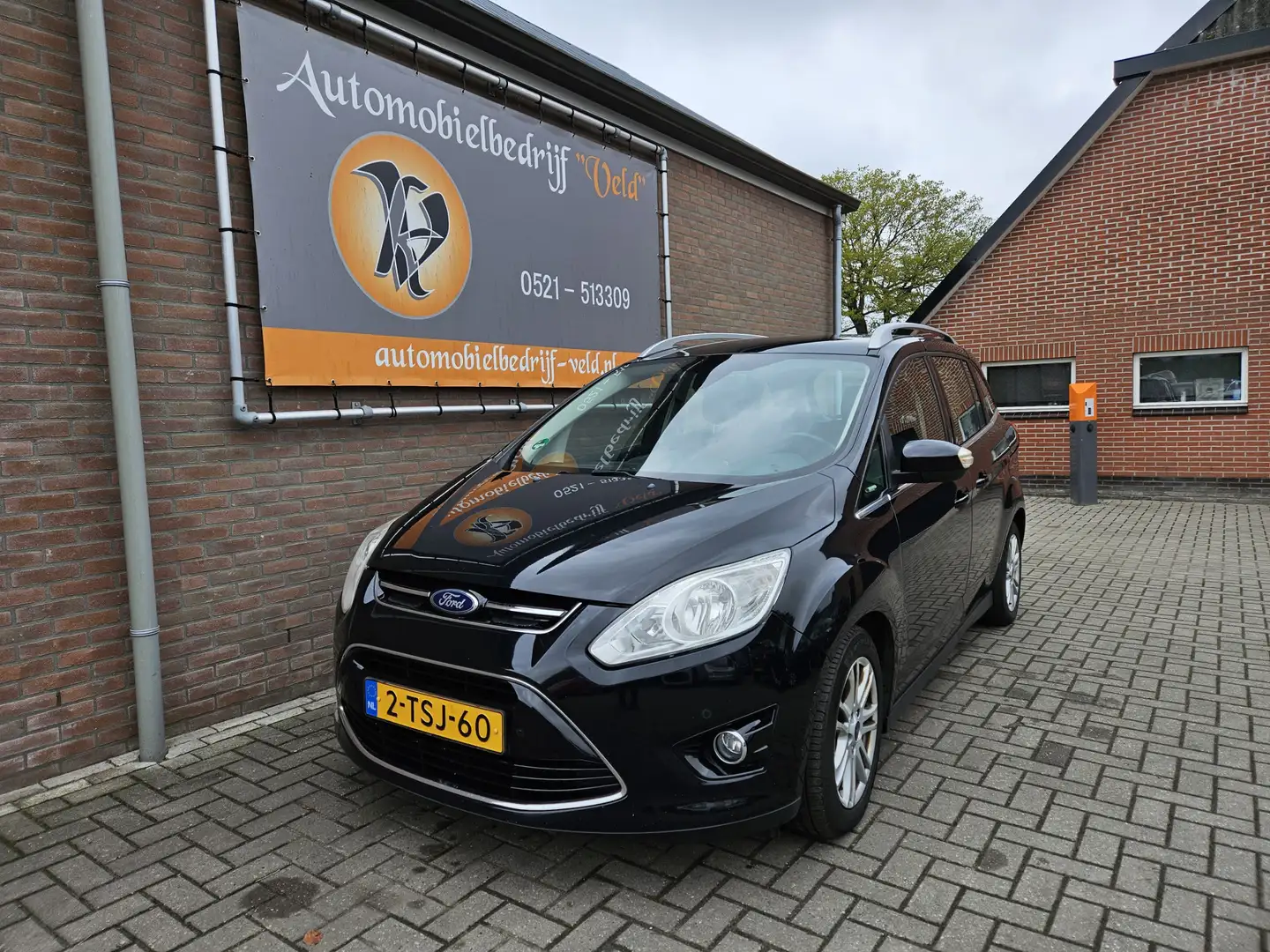 Ford Grand C-Max 1.0 Titanium (tik in de motor) Černá - 1