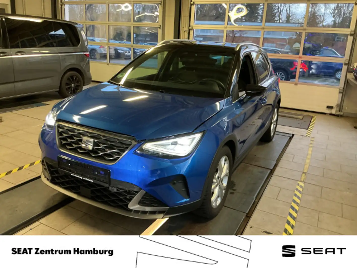 SEAT Arona 1.5 TSI FR DSG AHK Navi ACC CarPlay Kamera Blau - 1