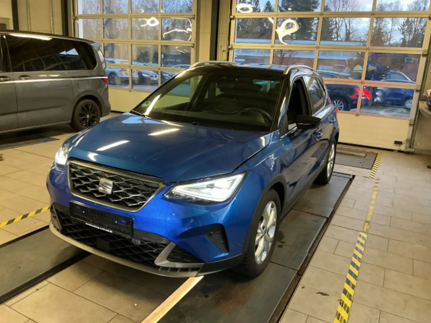 SEAT Arona 1.5 TSI FR DSG AHK Navi ACC CarPlay Kamera Blau - 2