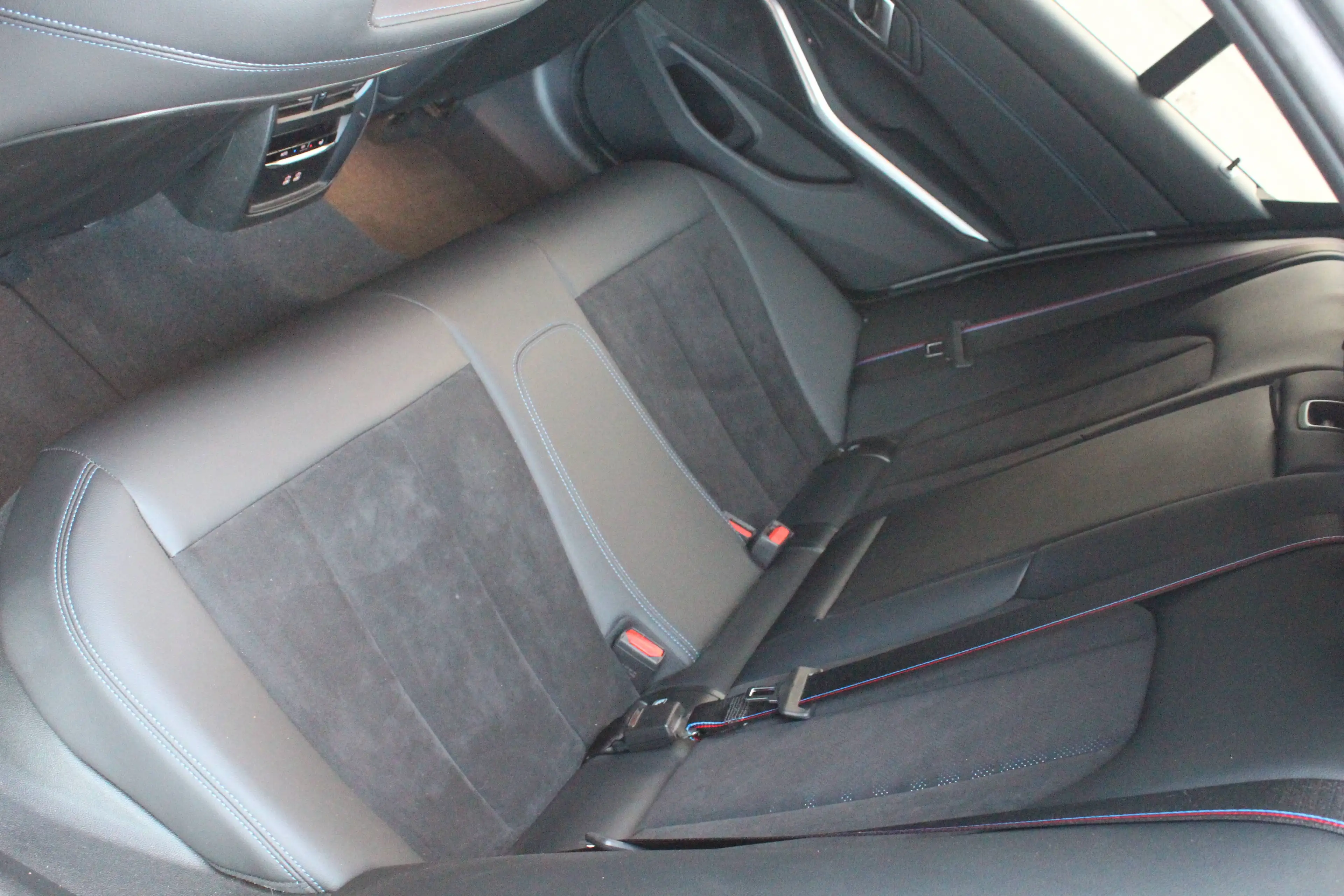 BMW 318 M Sport Pro | 1e Eig. | 19” 791M | Rode M Remmen | Shadow Line | Comfort Access — photo 12