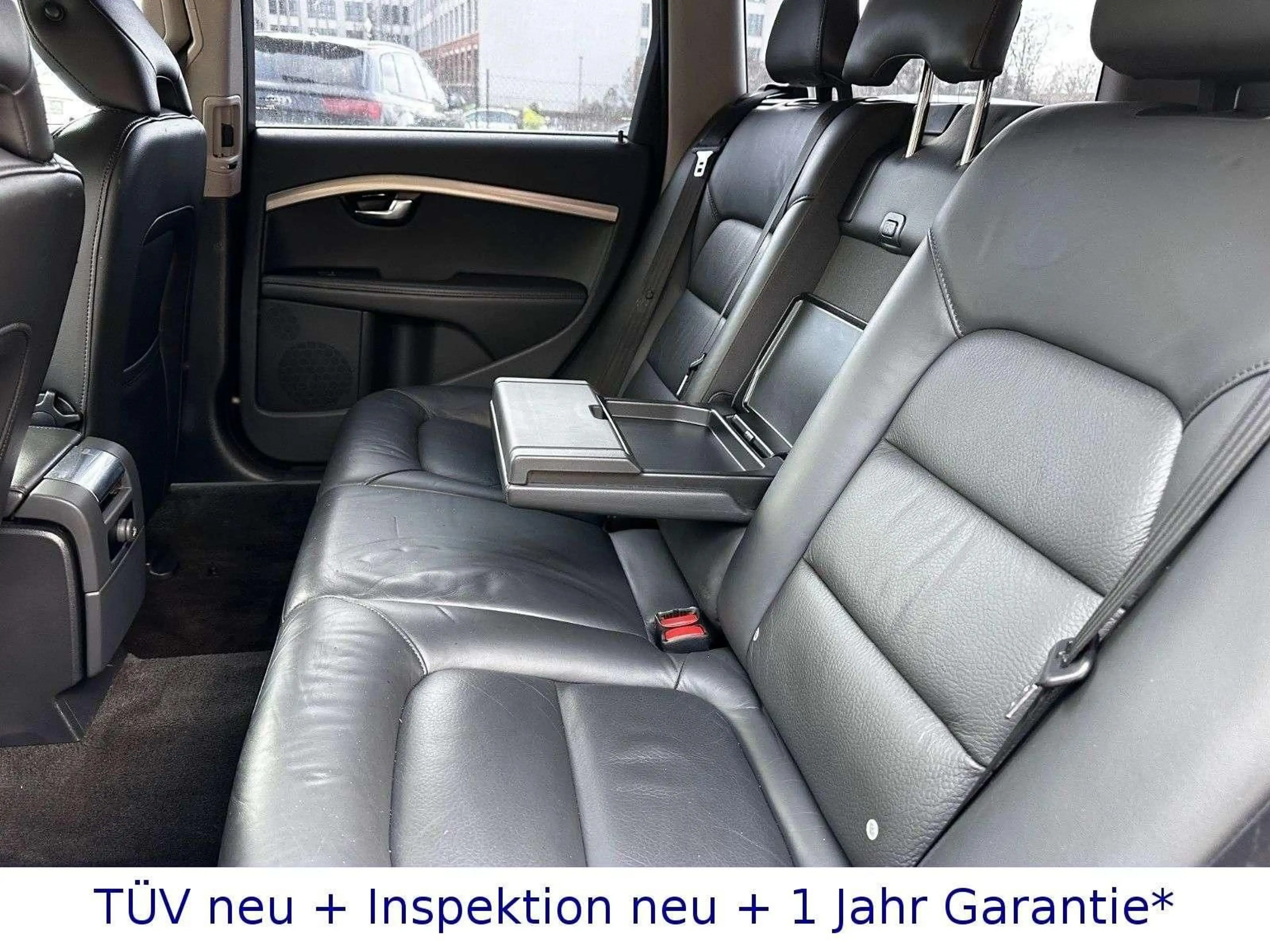 Volvo V70 2,4 D5 + Autom + Xenon + Navi + Leder + PDC — photo 13