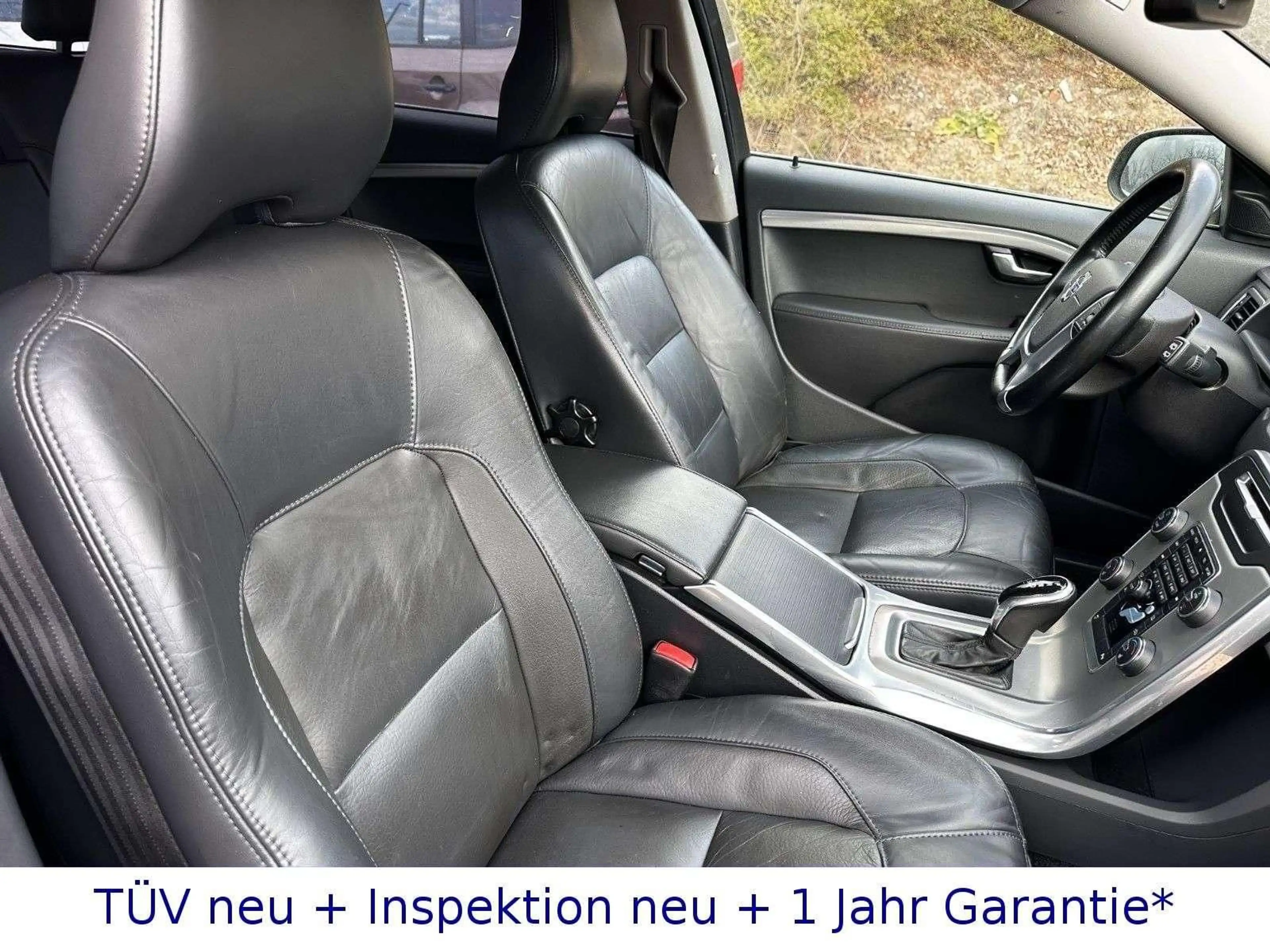 Volvo V70 2,4 D5 + Autom + Xenon + Navi + Leder + PDC — photo 12