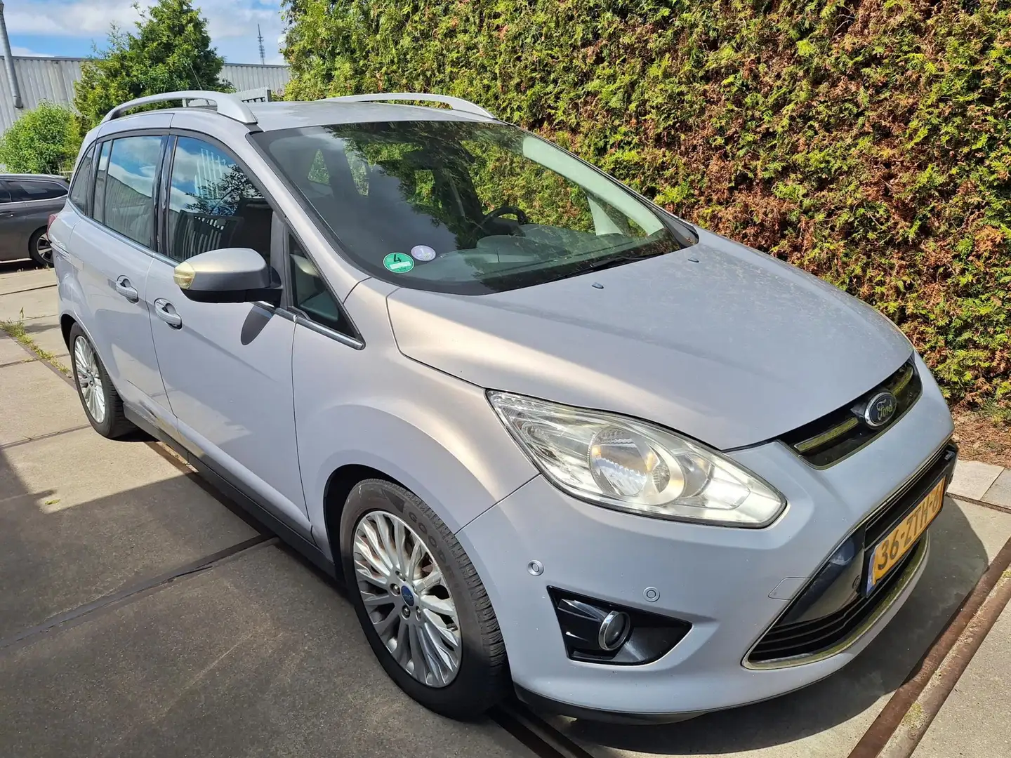 Ford Grand C-Max 1.0 Titanium 7p. (motor technisch niet goed) Grijs - 2