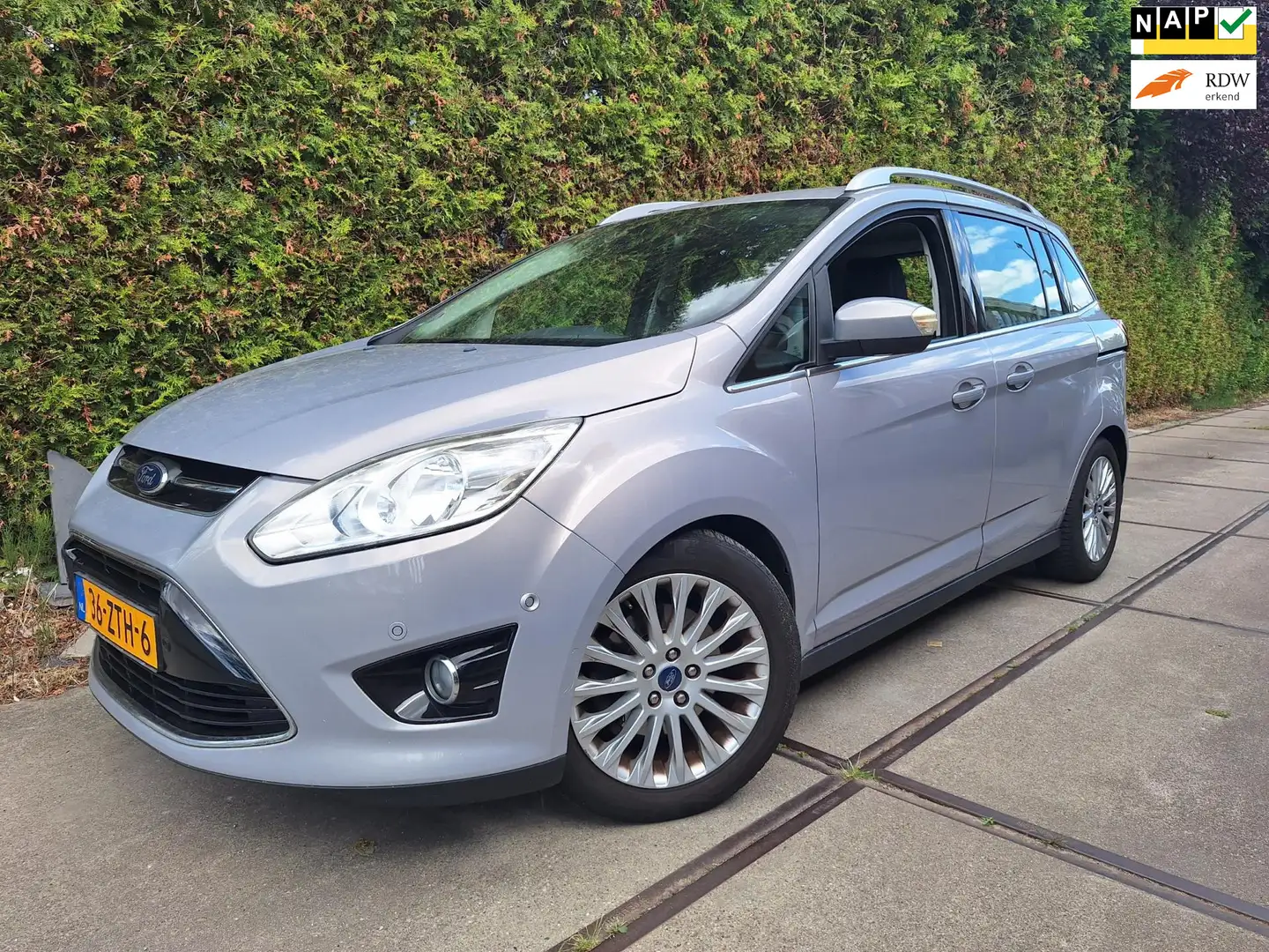 Ford Grand C-Max 1.0 Titanium 7p. (motor technisch niet goed) Grijs - 1