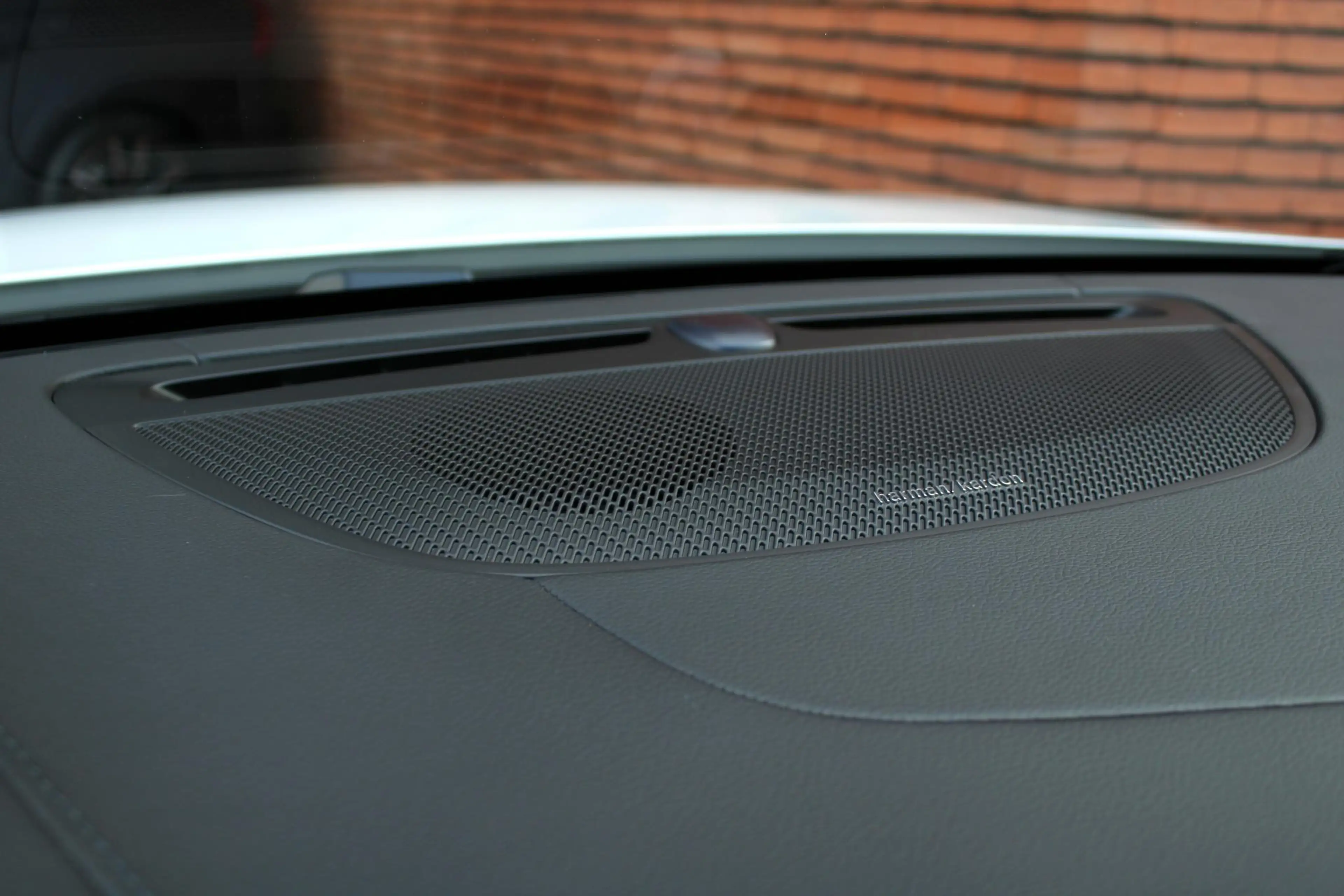 Volvo V60 2.0 T6 Plug-in hybrid AWD Ultra Dark | Panoramisch — photo 15