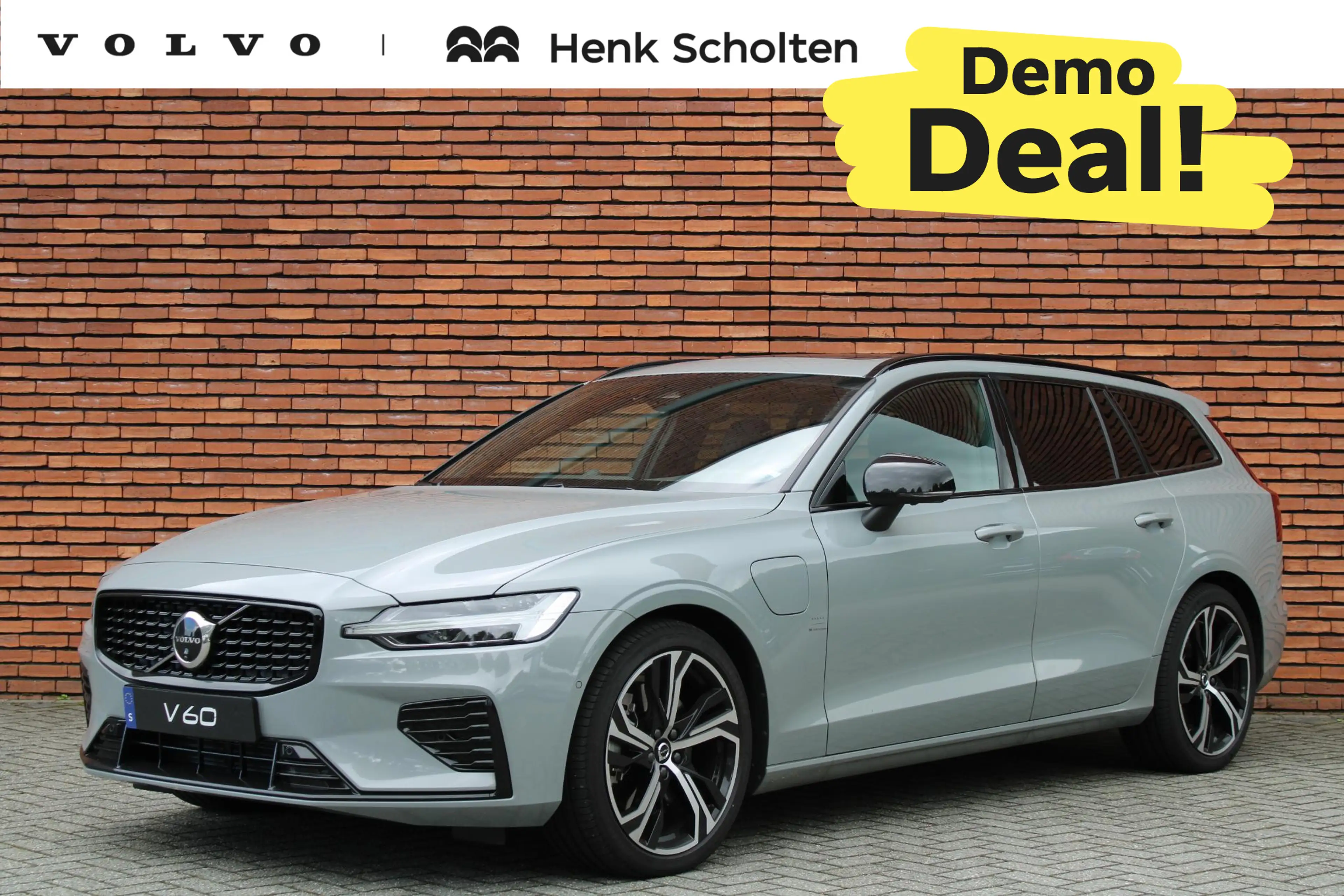 Volvo V60 2.0 T6 Plug-in hybrid AWD Ultra Dark | Panoramisch