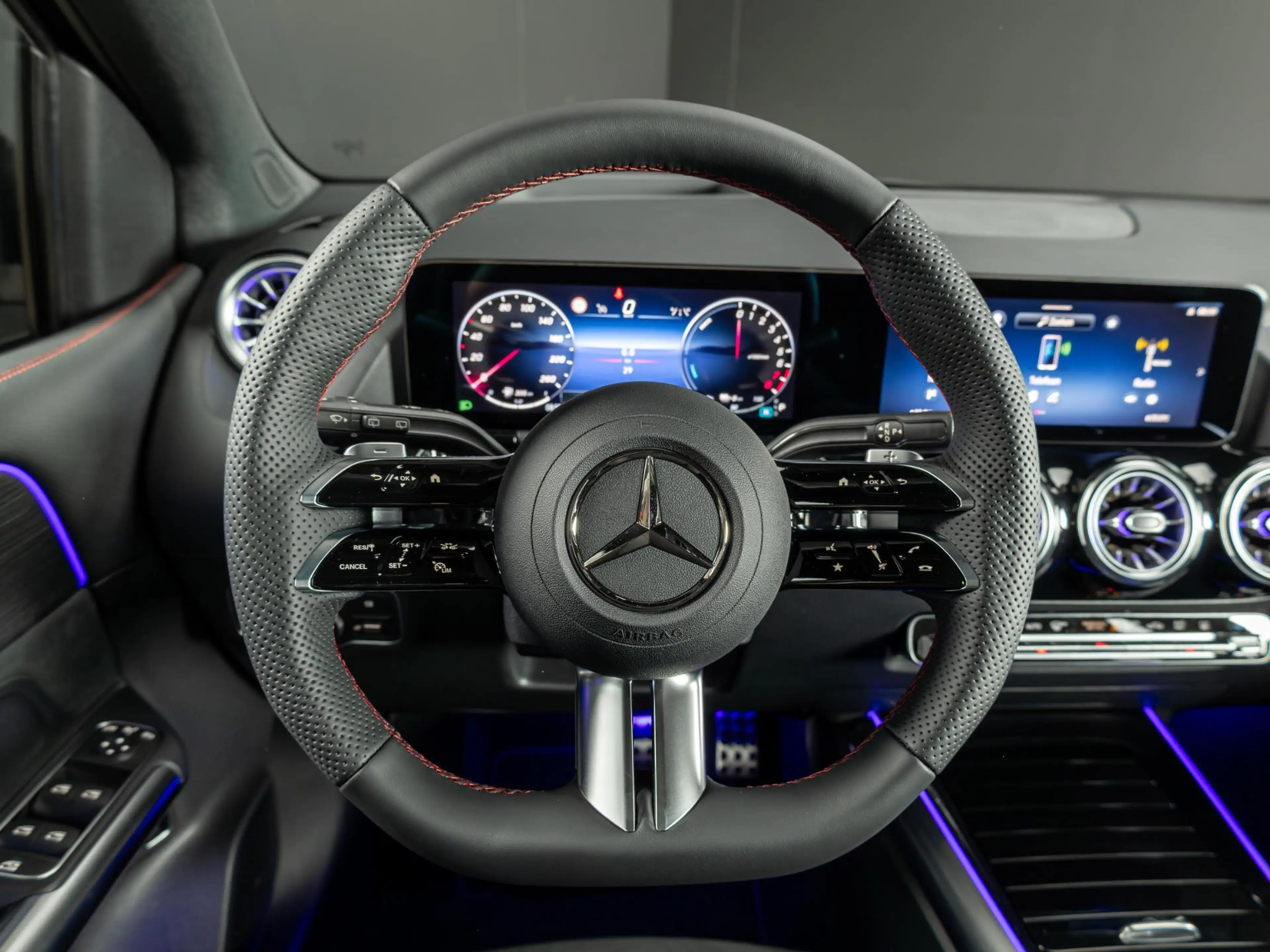 Mercedes-Benz B 250 e Business Solution AMG Premium PLUS | Panorama da — photo 13