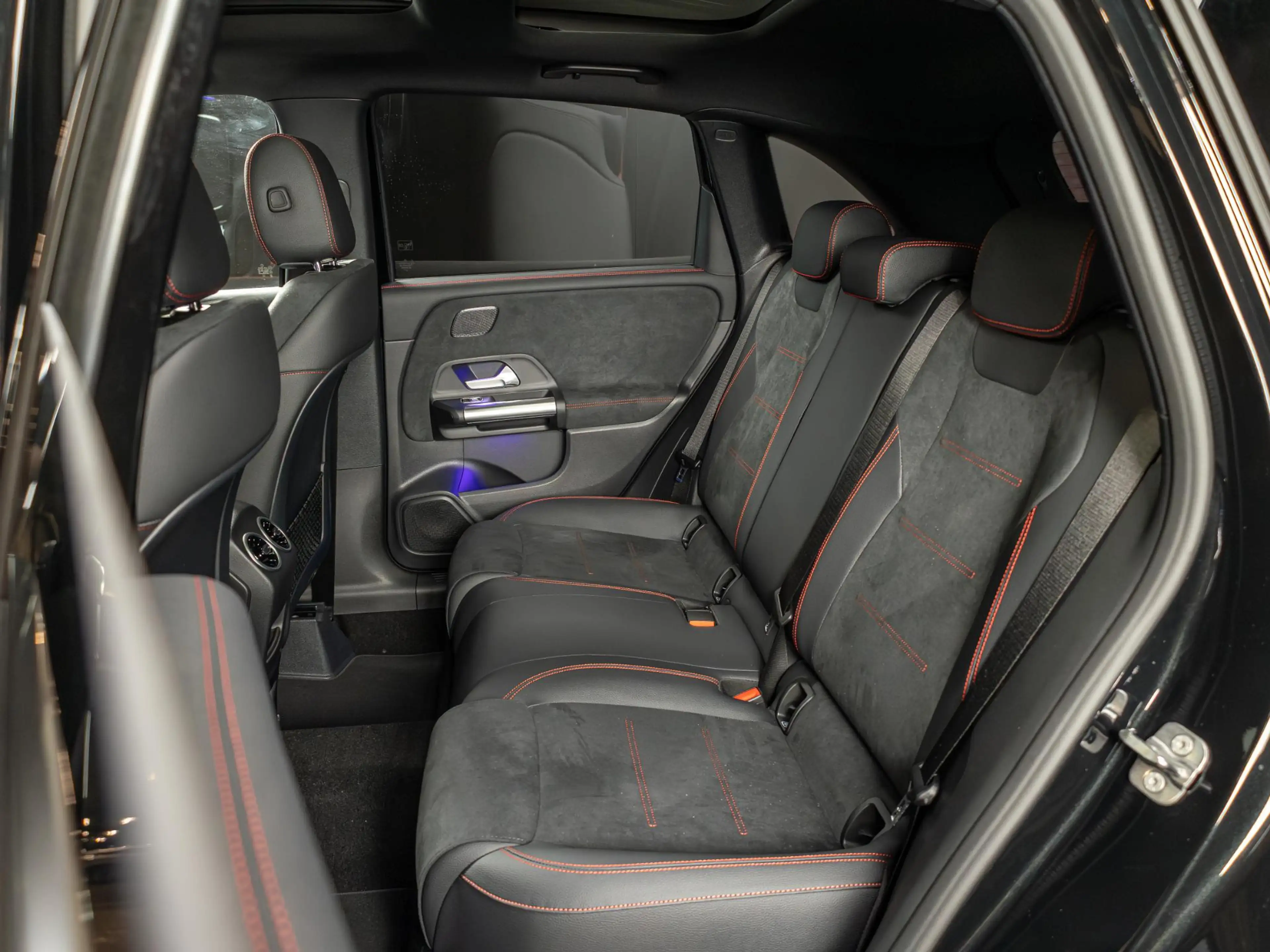 Mercedes-Benz B 250 e Business Solution AMG Premium PLUS | Panorama da — photo 10