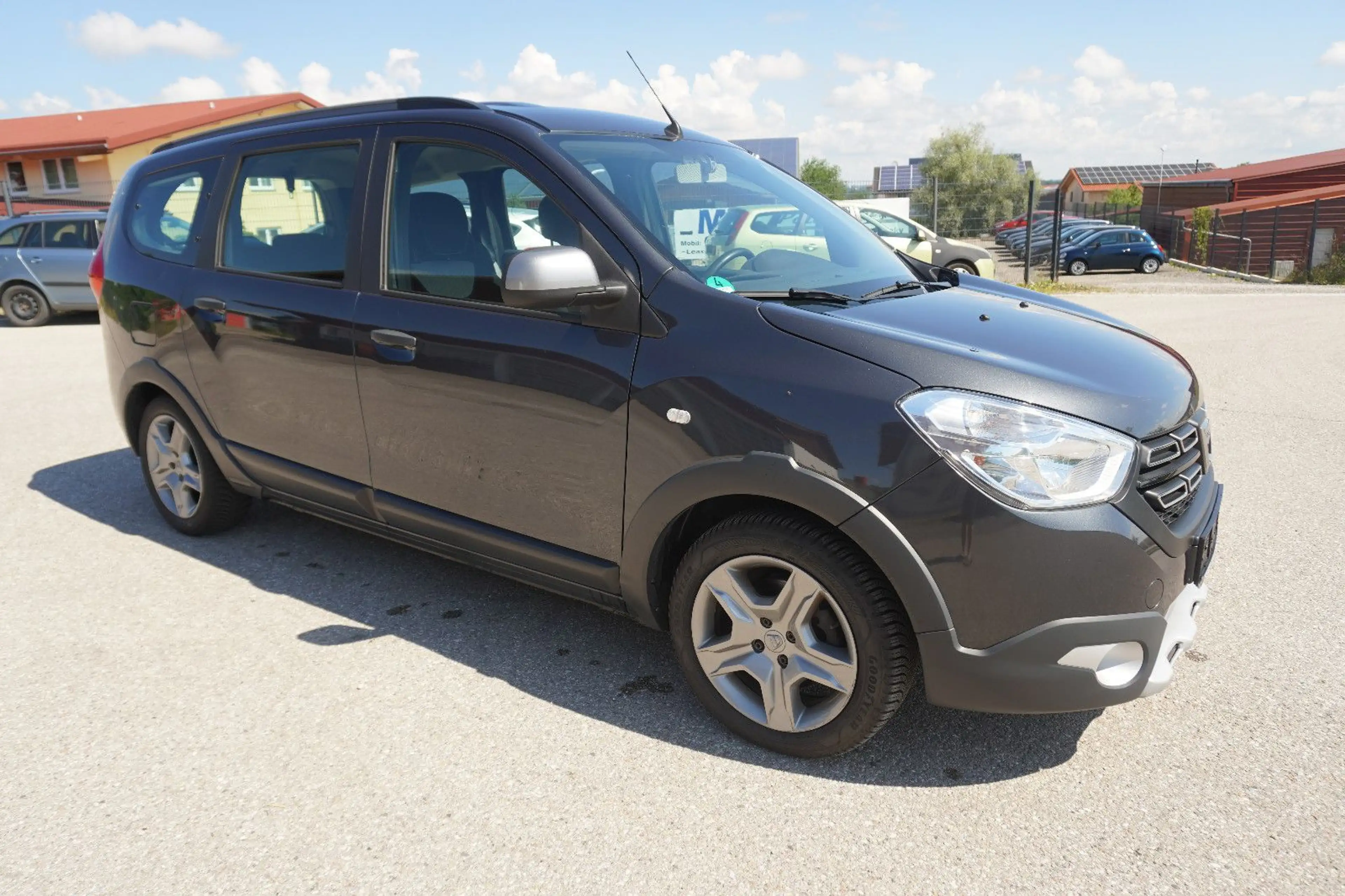 Dacia Lodgy Stepway 7 Sitzer NAV CAM Sitzhzg 1.Hand — photo 3