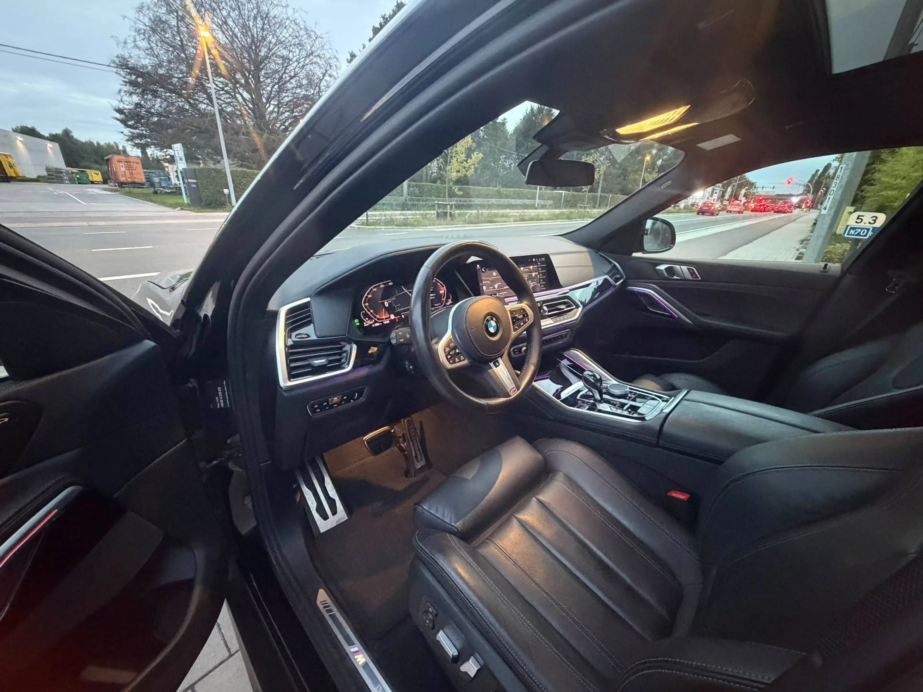 BMW X6 X6 3.0 dAS xDrive40 OPENDAK*VERW Z*XENON*HUD*M-PACK*CRUISE — photo 9