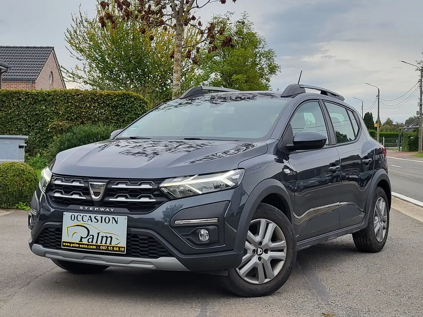 Dacia Sandero Sandero Stepway 1.0 TCe Stepway Plus Grijs - 1
