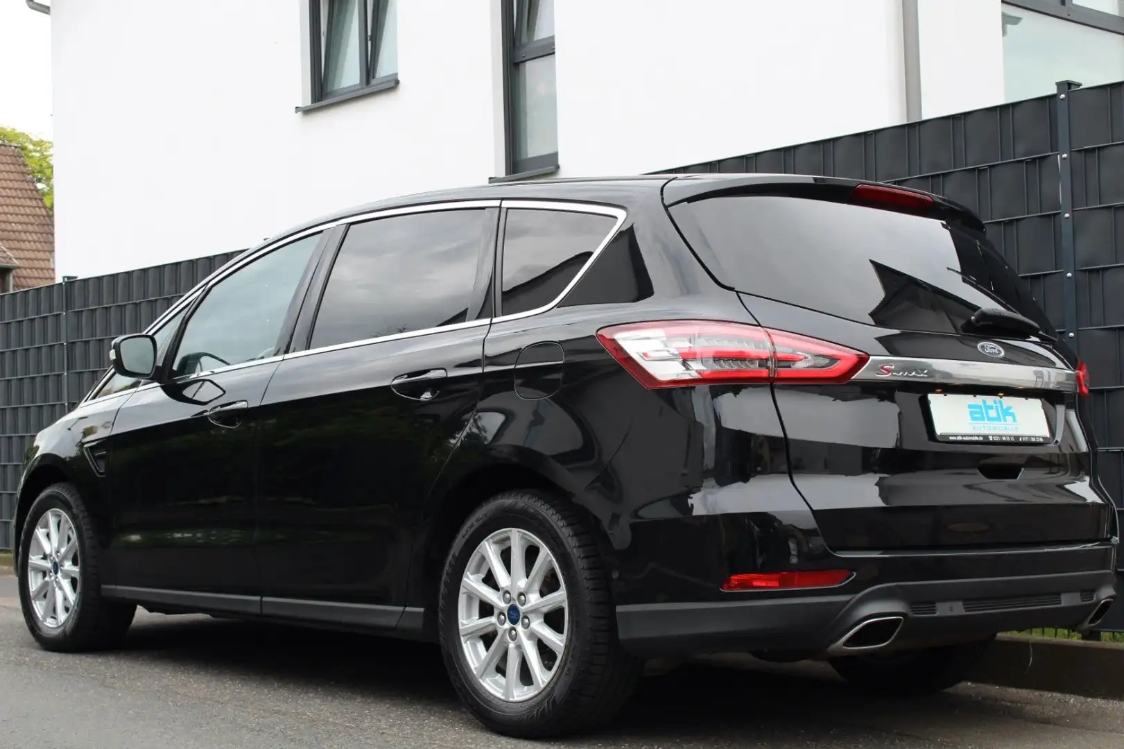 Ford S-Max TITANIUM ZAHNRIEMEN! LED AHK PANORAMA Noir - 2