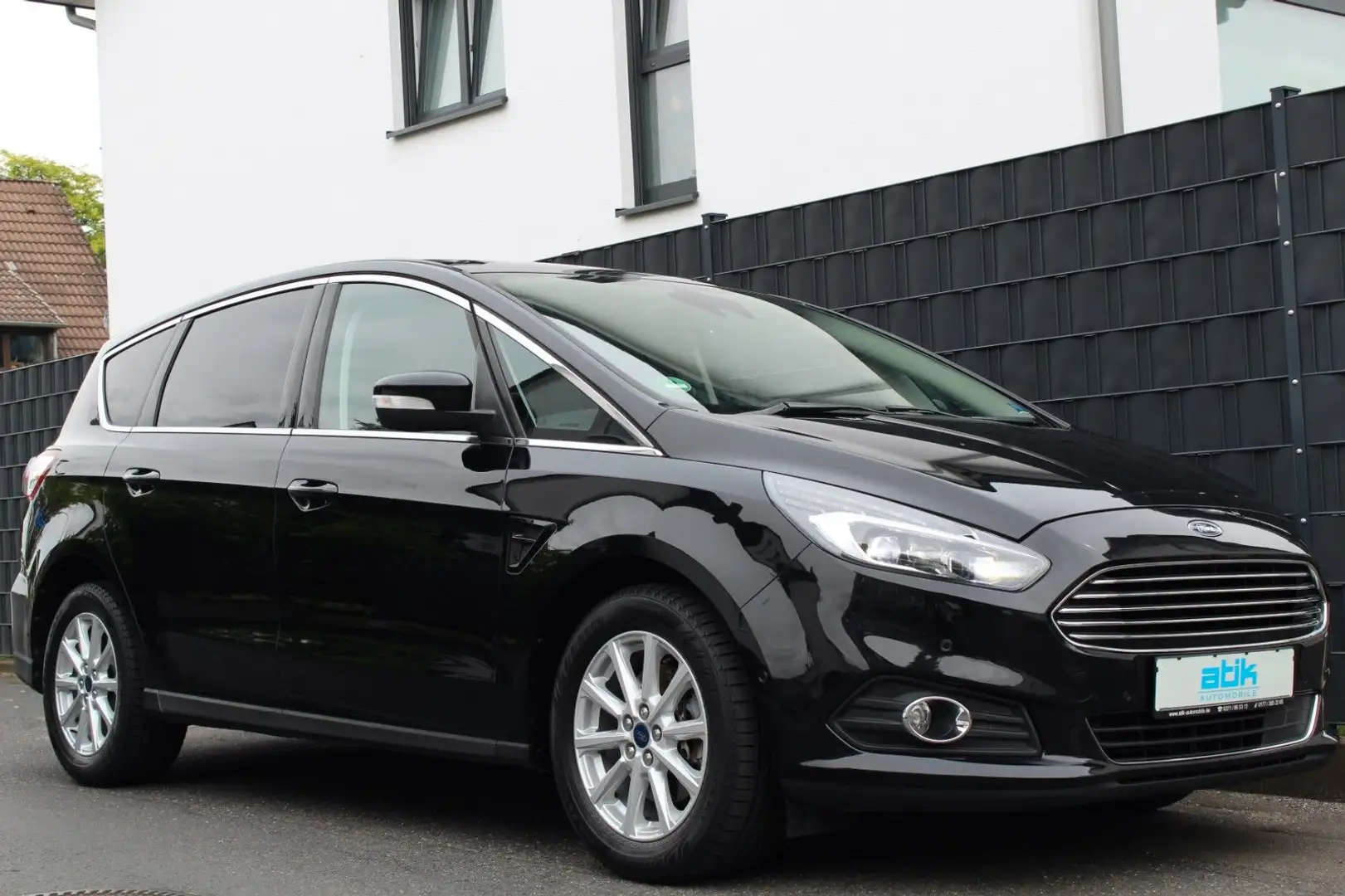 Ford S-Max TITANIUM ZAHNRIEMEN! LED AHK PANORAMA Noir - 1