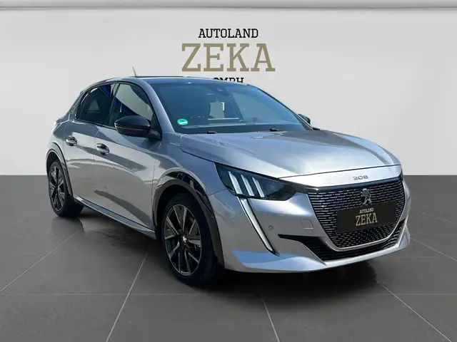 Peugeot 208 GT*NAVI*KAMERA*TEMP*CARPLAY