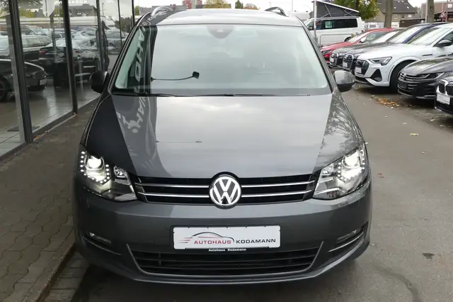 Volkswagen Sharan view 3