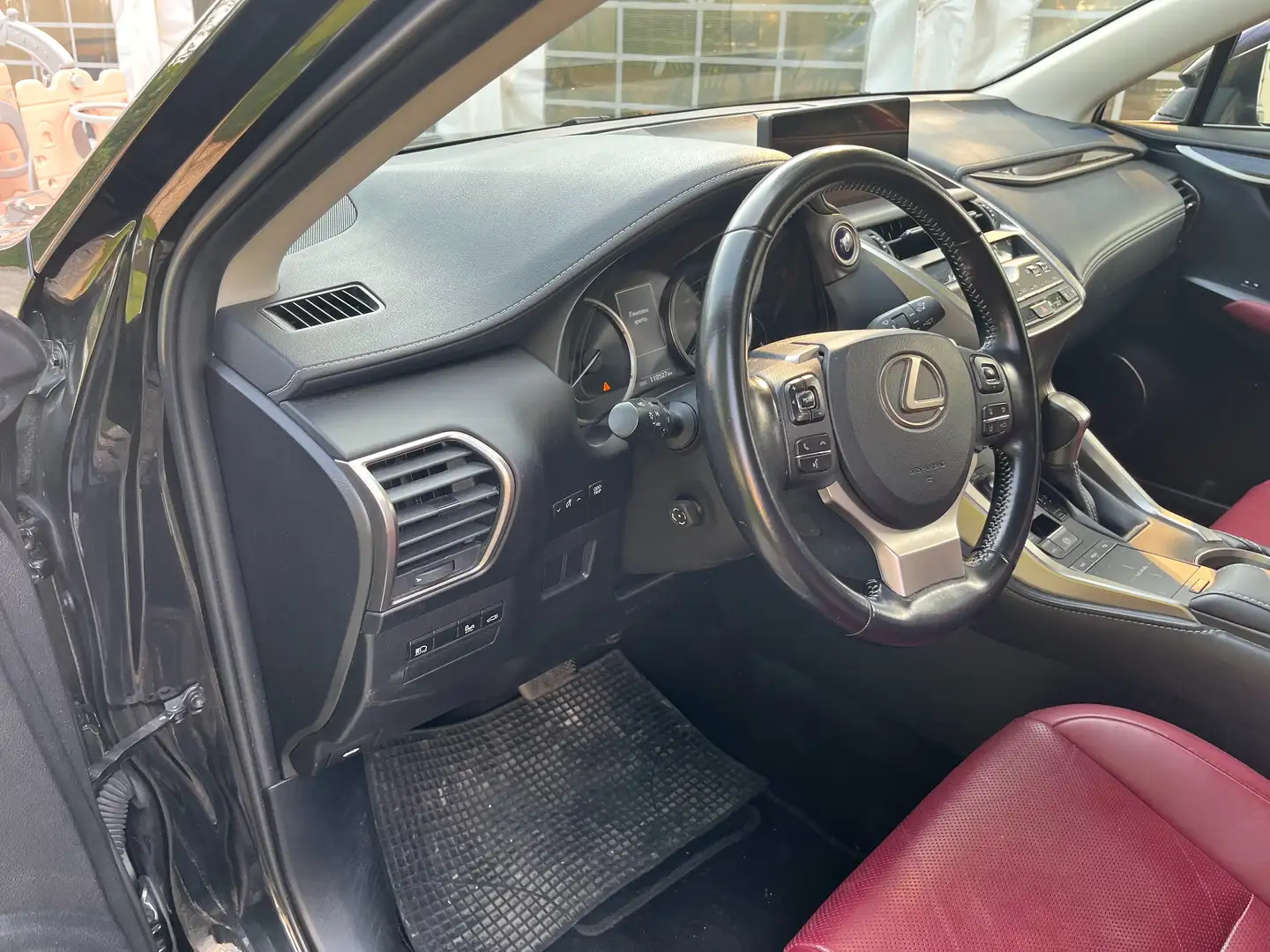 Lexus NX 300 NX I 2018 300h 2.5 Luxury 4wd cvt Noir - 1