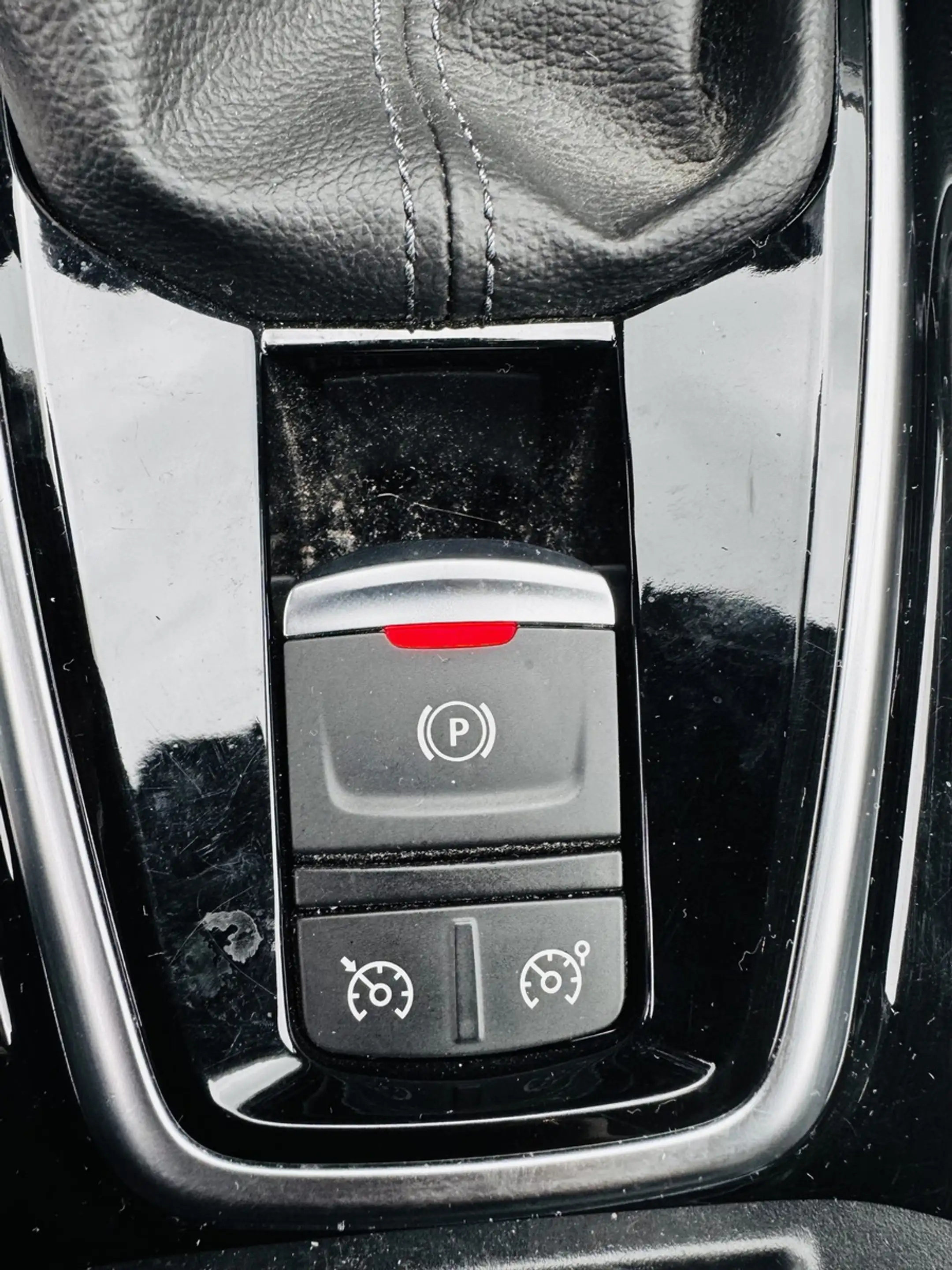Renault Koleos Initiale 4x4 Navi Szhz Automatik Keyless Initiale — photo 12