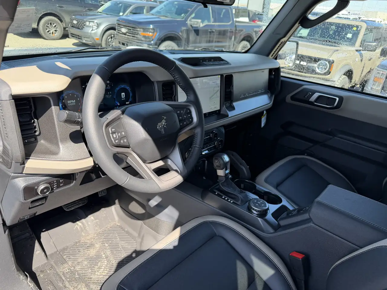 Ford Bronco снимка Ford Bronco