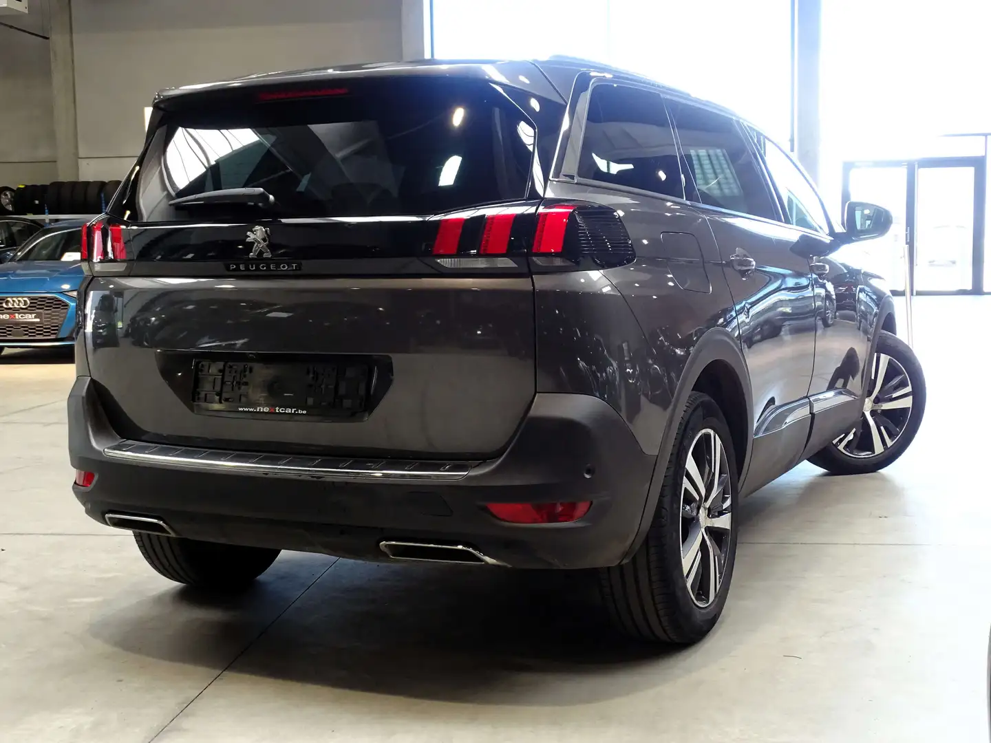 Peugeot 5008 1.6HDi Allure AUTO NAVI-CAMERA-SIEGES SPORT-CRUISE Grijs - 2
