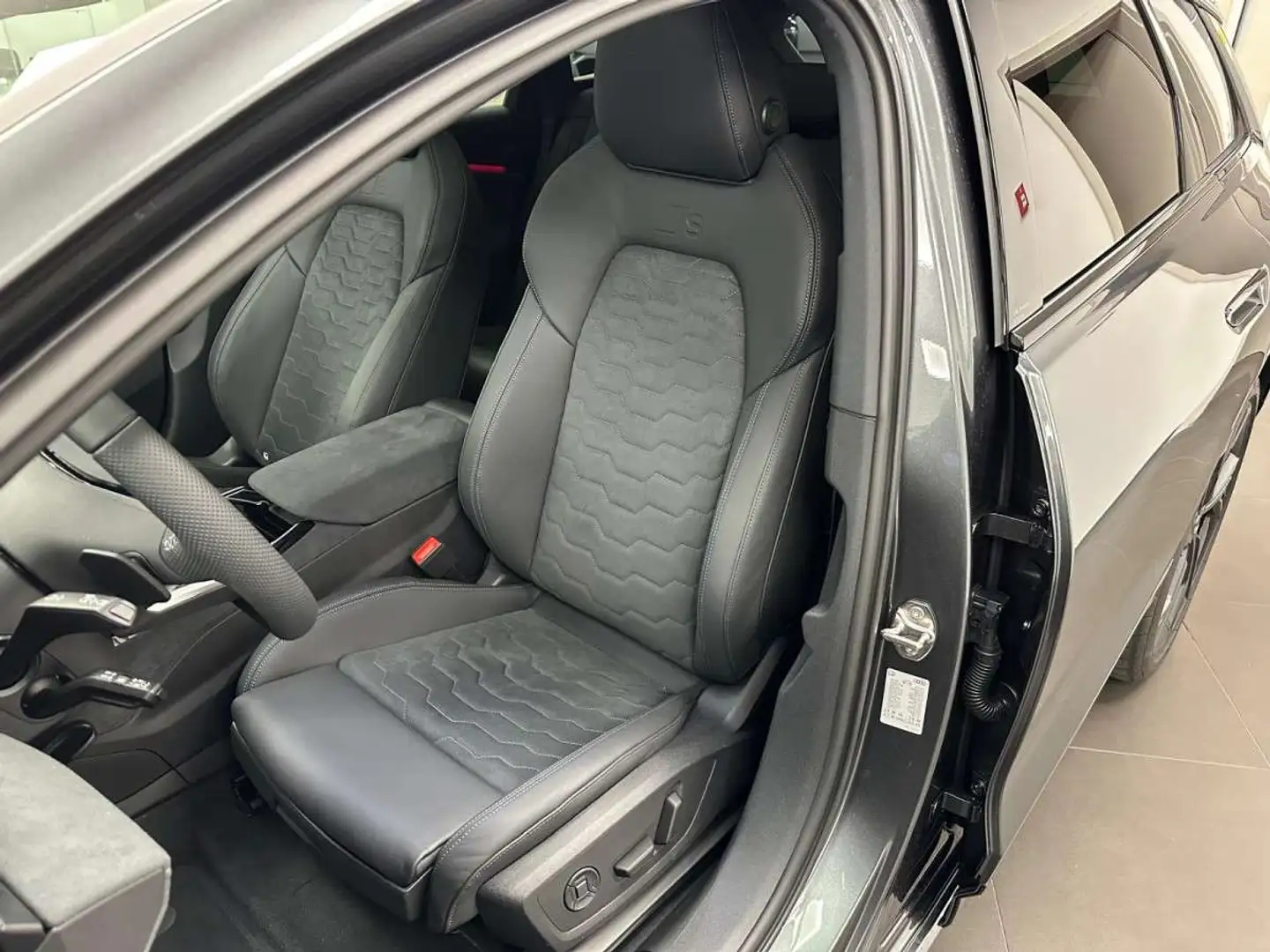 Audi A6 e-tron Avant e-tron performance 270 (367) kW (c Grey - 2