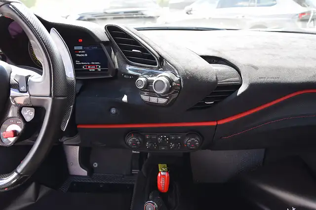 Ferrari 488 GTB Pista *Lift*Kamera*Racingstripe* Ansicht 11