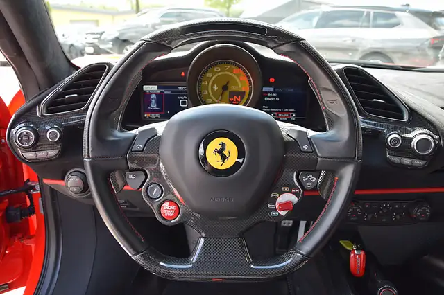 Ferrari 488 GTB Pista *Lift*Kamera*Racingstripe* Ansicht 9