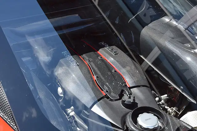 Ferrari 488 GTB Pista *Lift*Kamera*Racingstripe* Ansicht 18