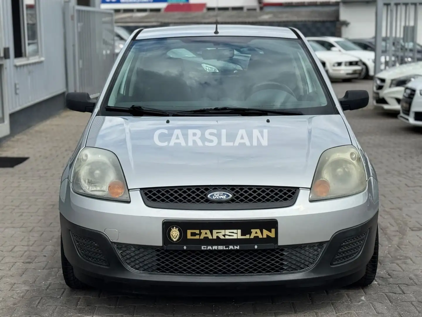 Ford Fiesta 1.3 AMBIENTE "KLIMA+ALU+TÜV/AU NEU" Silber - 2