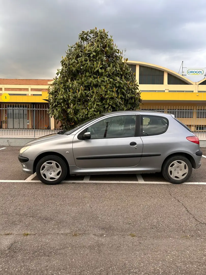 Peugeot 206 3p 1.1 XR c/abs - 2