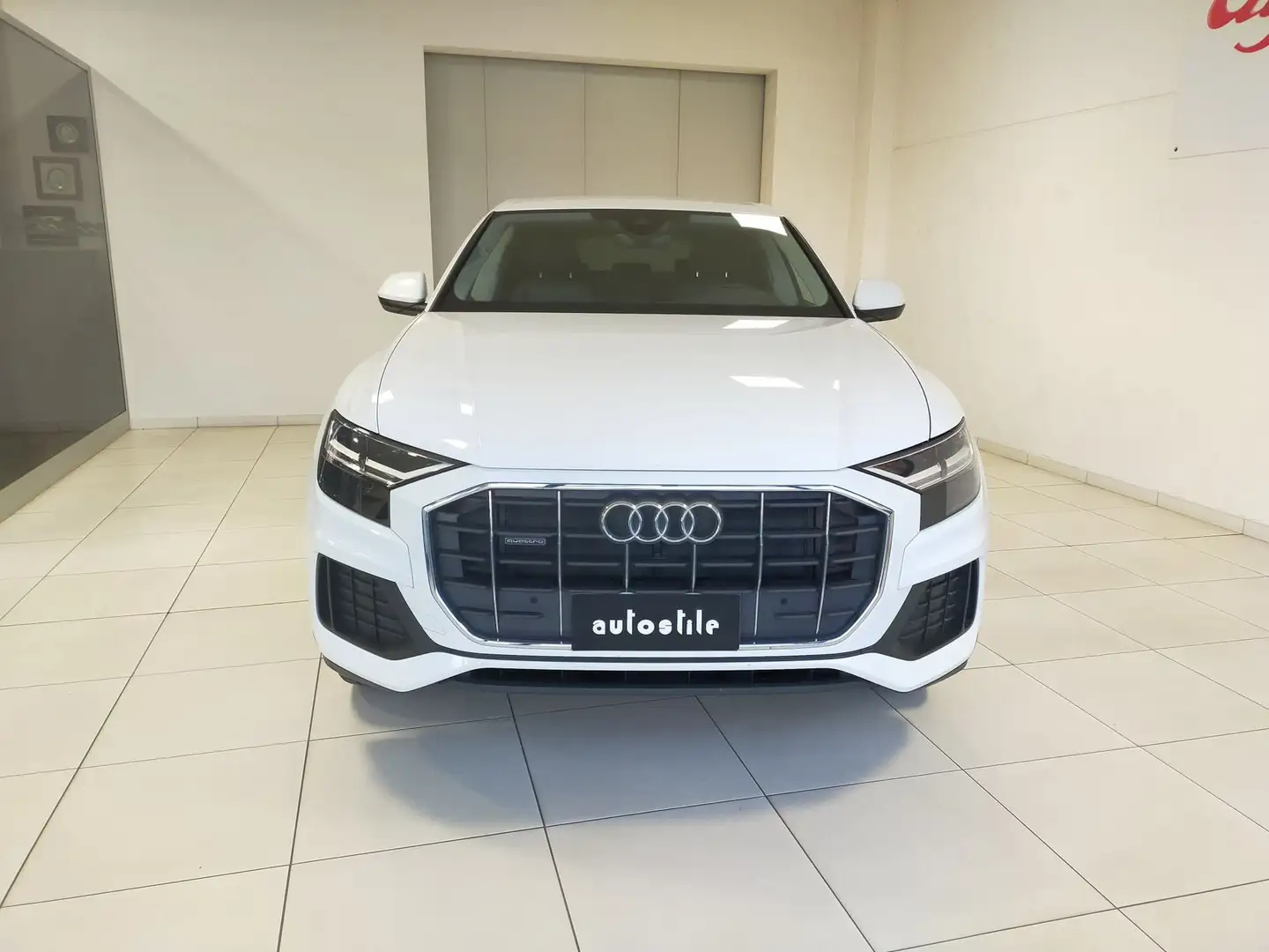 Audi Q8 45 TDI 231 cv quattro tiptronic Weiß - 2