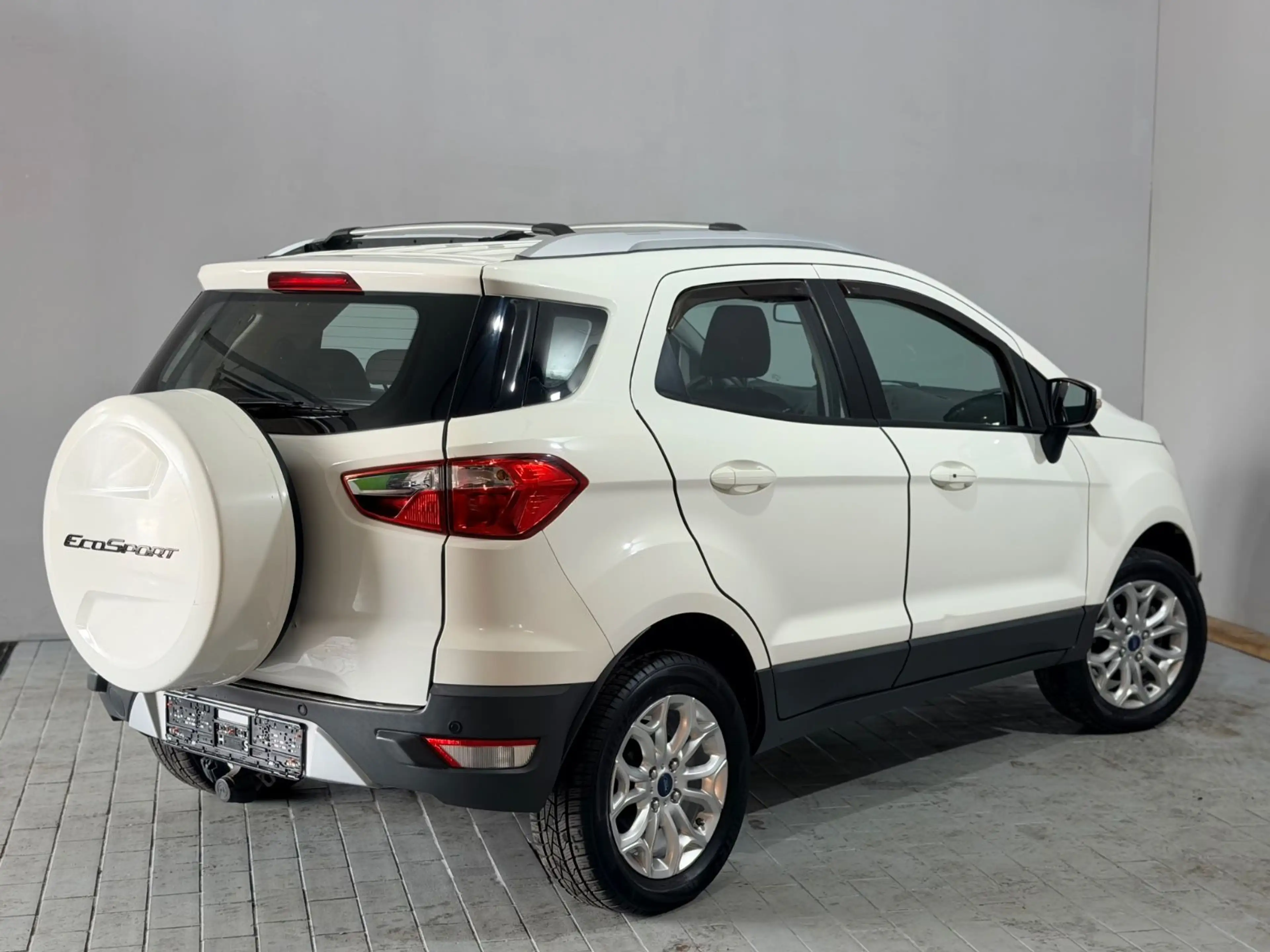 Ford EcoSport Titanium — photo 11