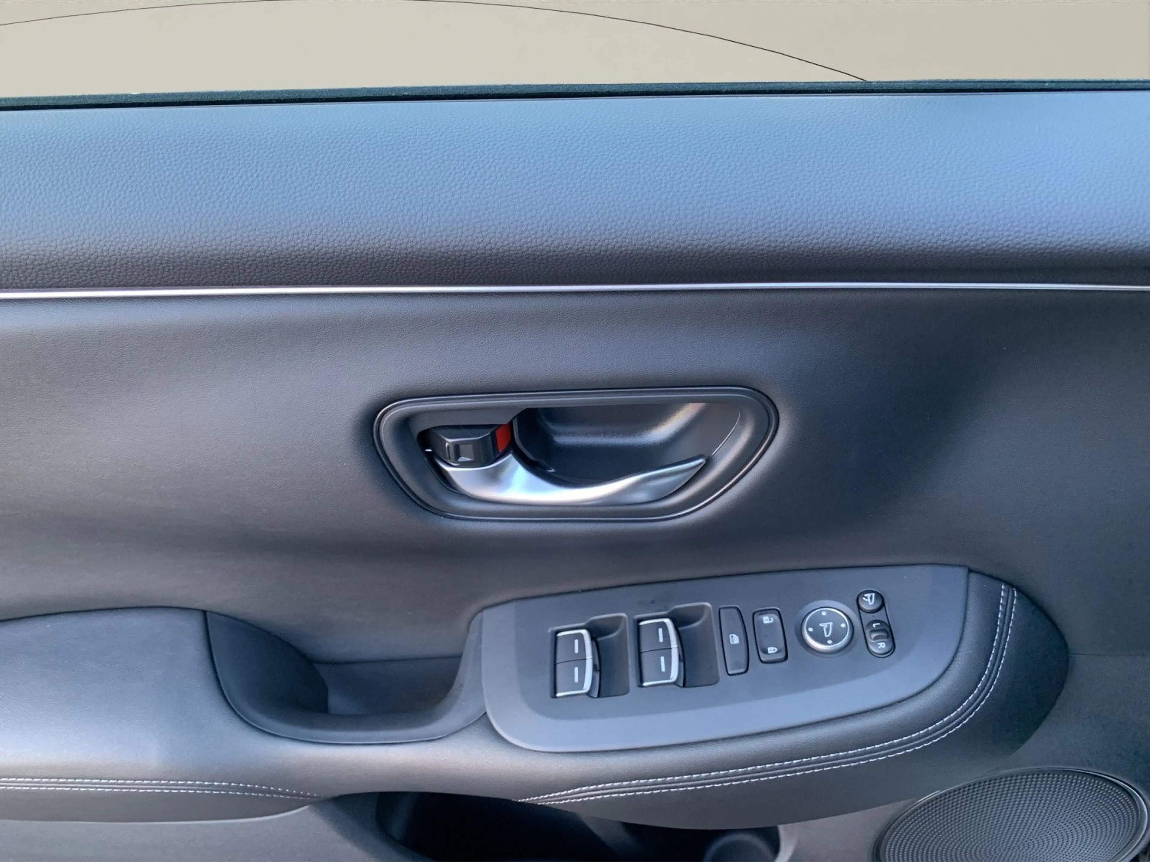 Honda ZR-V 2.0 Sport Hybrid 8 Jahre Garantie — photo 13
