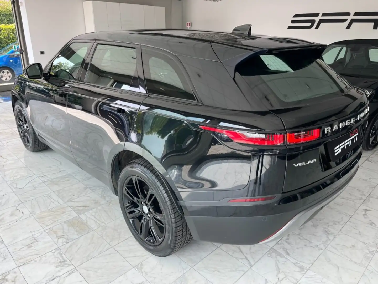 Land Rover Range Rover Velar 2.0D I4 240CV TOTAL BLACK Noir - 2