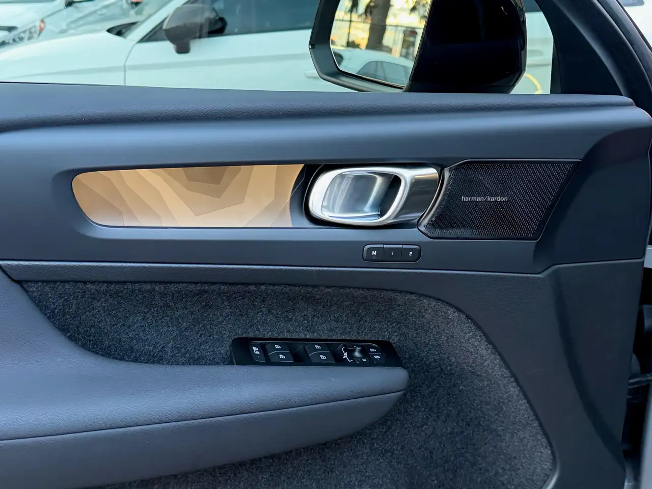 Volvo C40 снимка Volvo C40