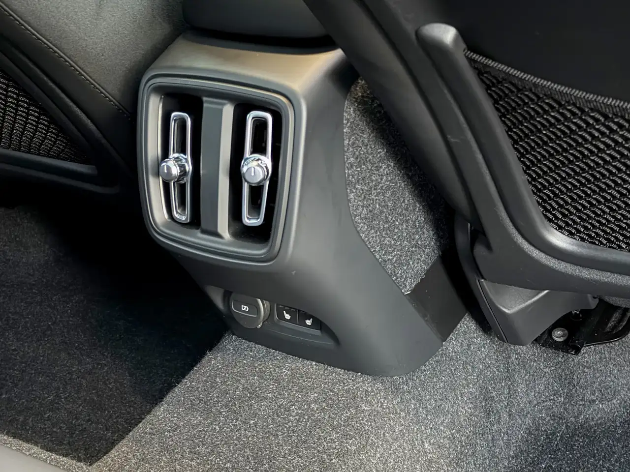 Volvo C40 снимка Volvo C40
