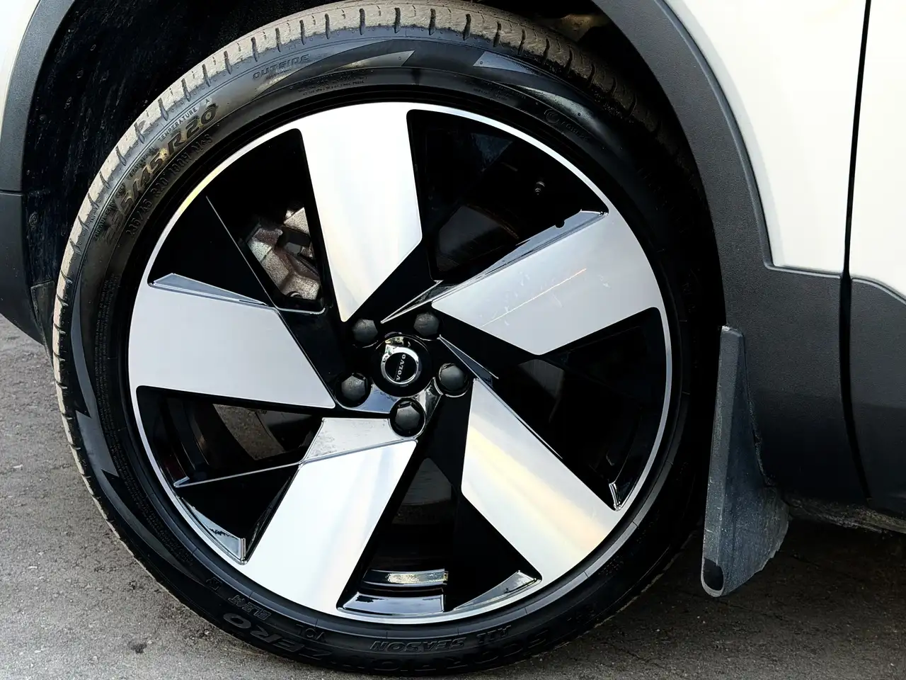 Volvo C40 снимка Volvo C40
