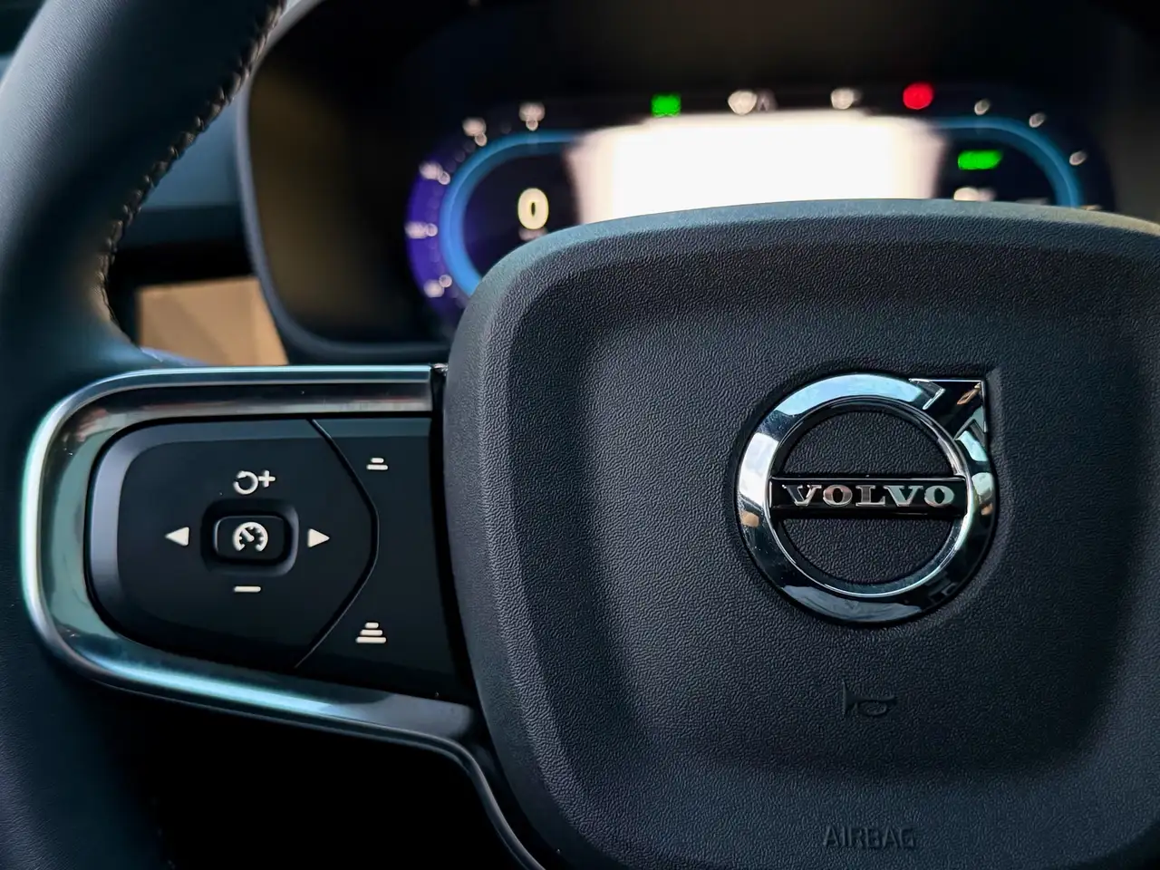Volvo C40 снимка Volvo C40
