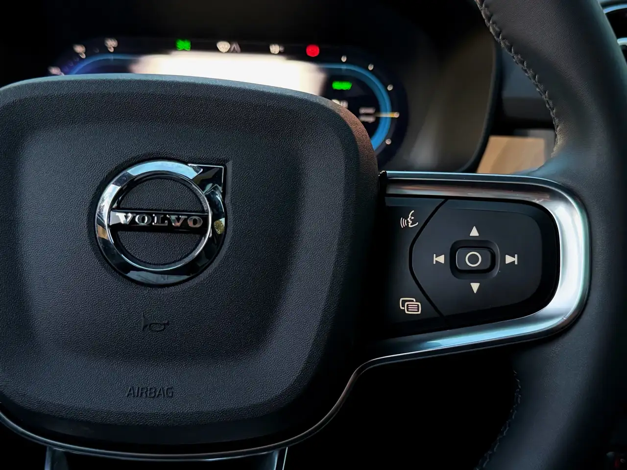 Volvo C40 снимка Volvo C40